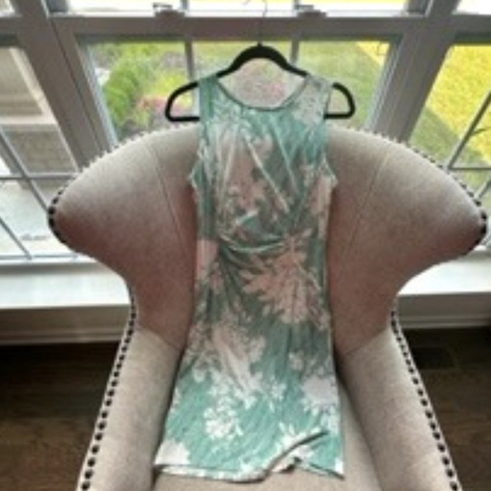 Ann Taylor Green and White Floral dress Size(8)